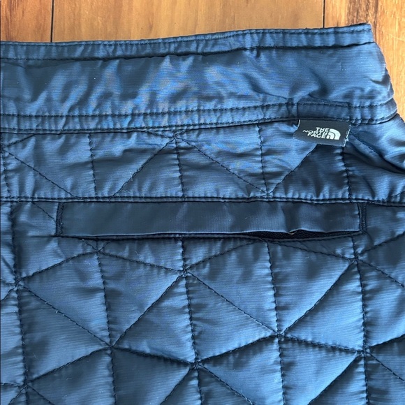 North Face quilted skirt - Picture 6 of 9